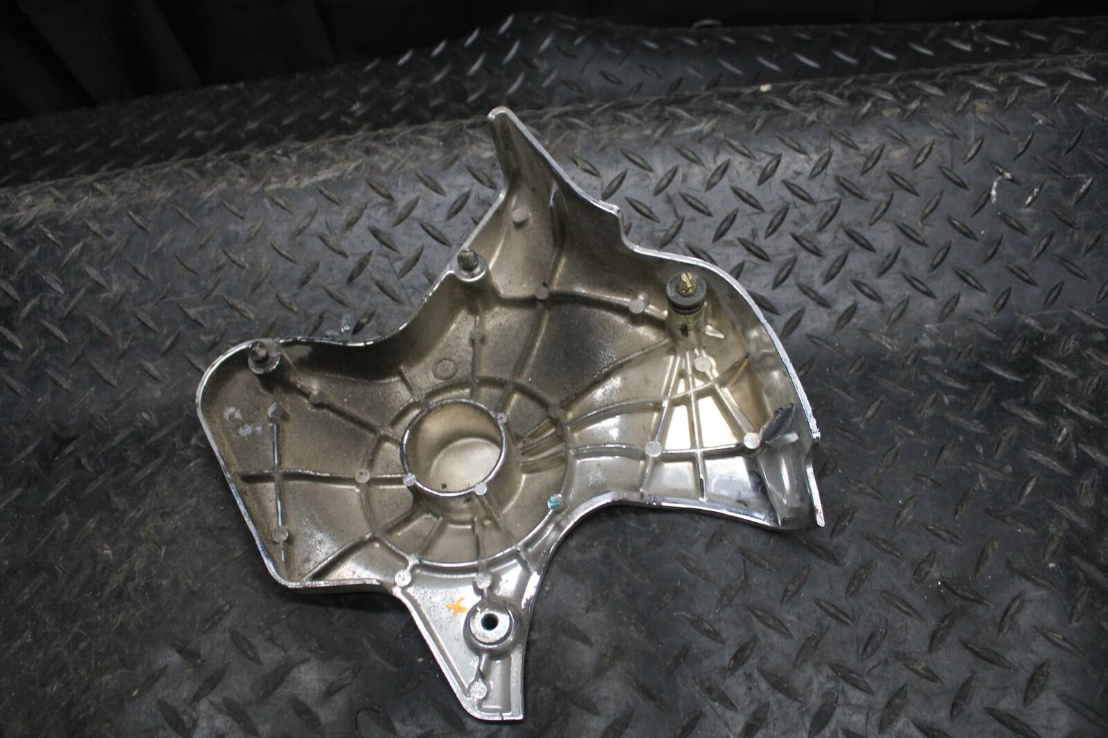03-05 HONDA SHADOW CLASSIC 750 ENGINE SPROCKET COVER BB229