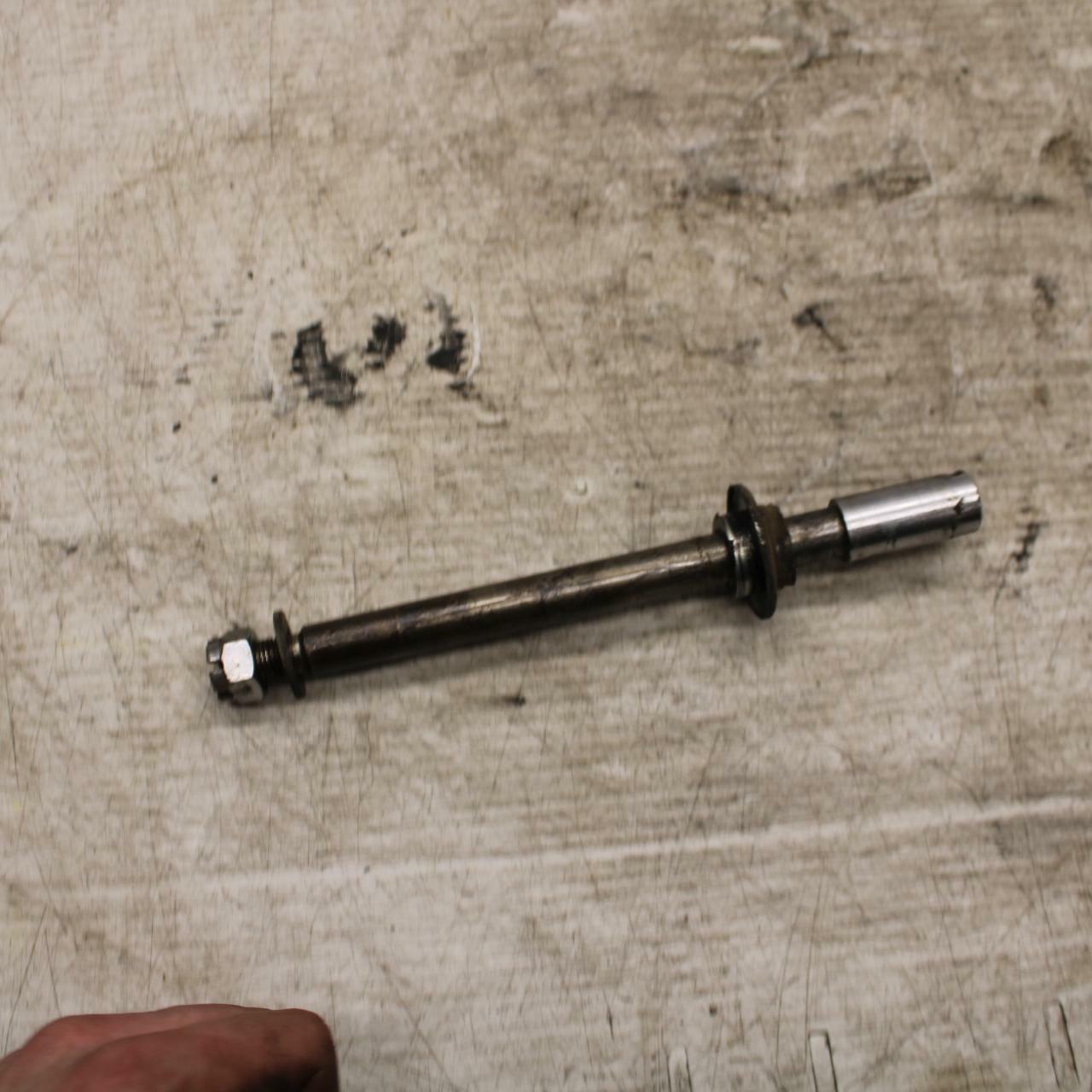 80-81 YAMAHA XS1100 SPECIAL FRONT WHEEL RIM AXLE PIVOT BOLT BB377
