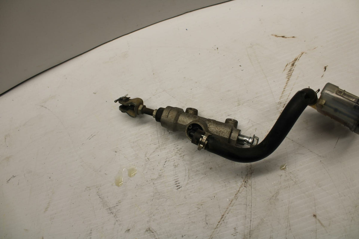 08-09 SUZUKI GSXR600 REAR  BRAKE MASTER CYLINDER W RESERVOIR 69600-01H20 BB250