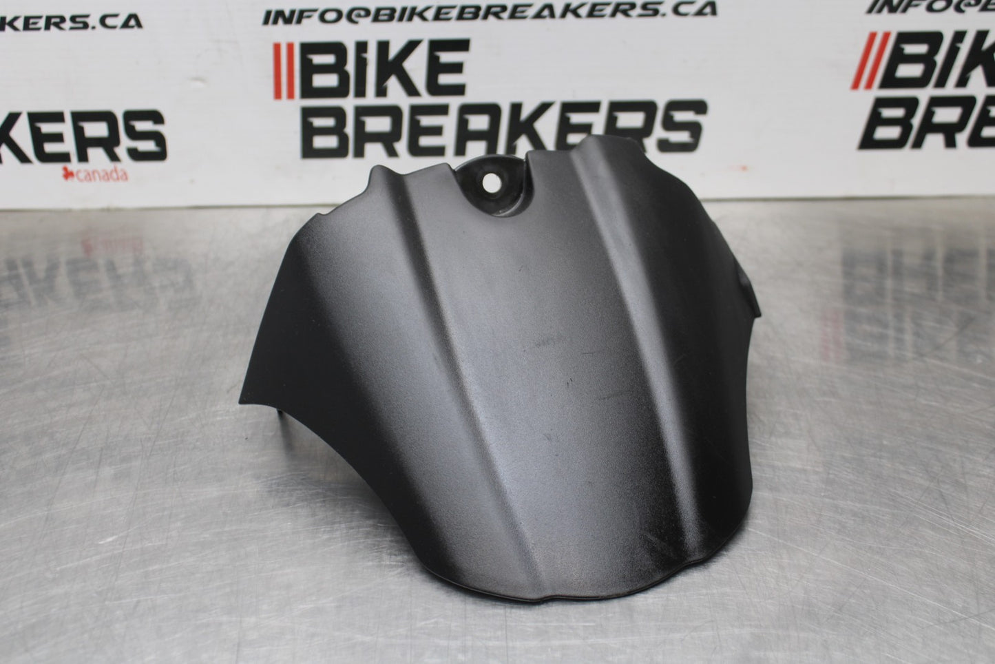 07 SUZUKI GSXR1000 REAR BACK WHEEL TIRE HUGGER FENDER BB770