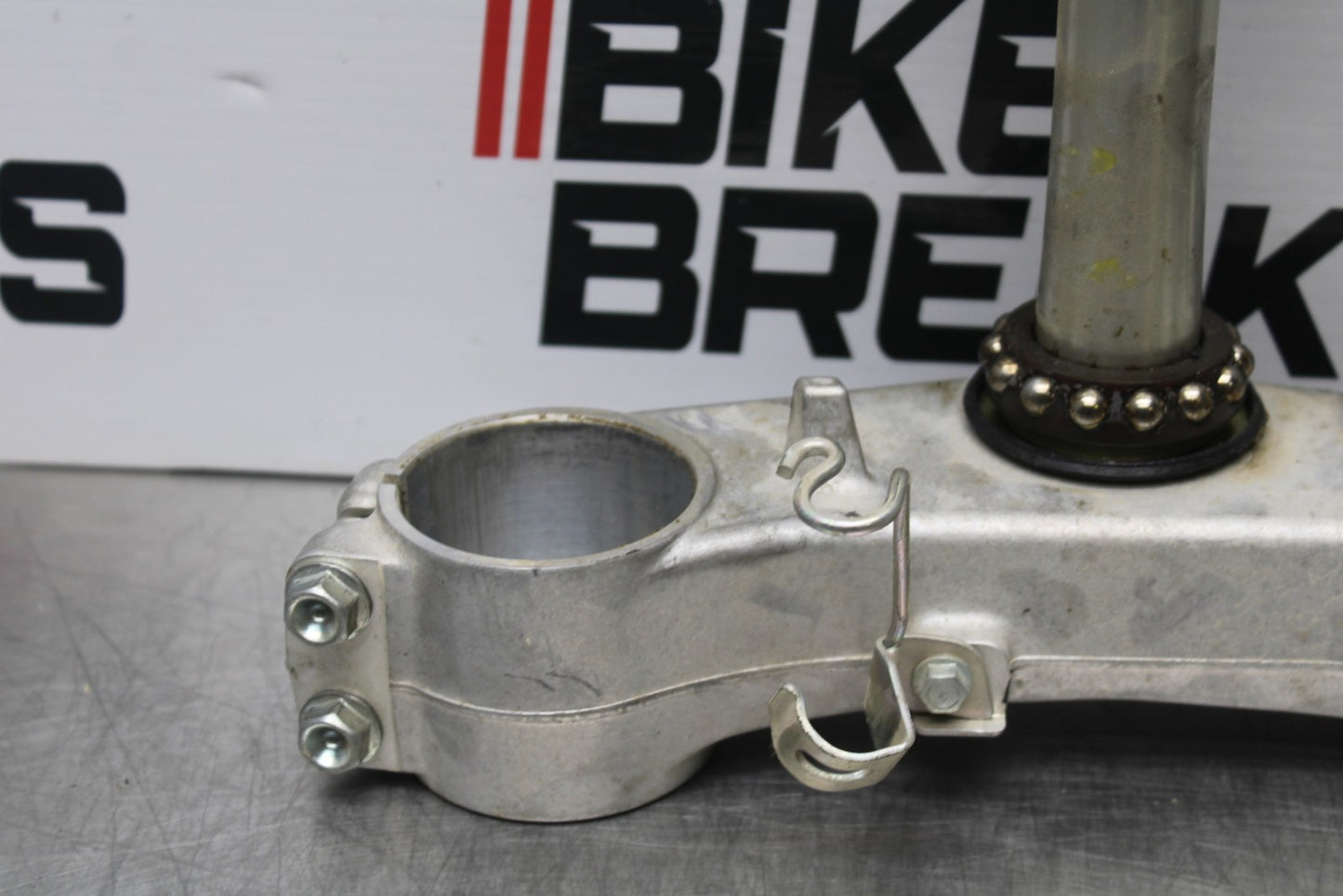 11-22 SUZUKI GSXR 600  FRONT FORKS CLAMP LOWER TRIPLE TREE STEM BB193