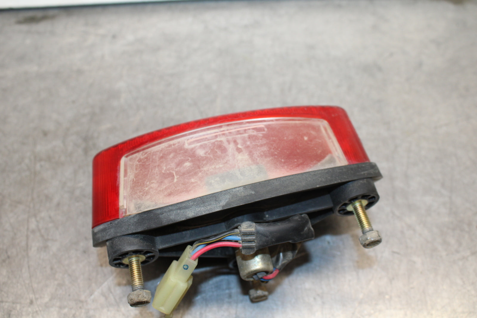 02-03 YAMAHA V STAR 1100 TAILLIGHT REAR TAIL BRAKE LIGHT BB124