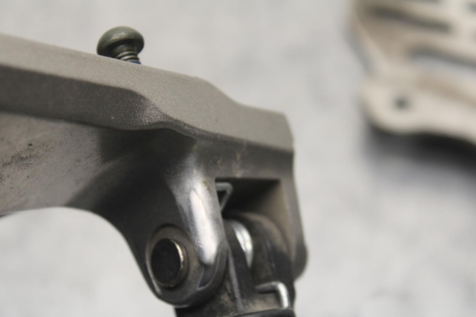 2007 Yamaha YZF R6 LEFT REARSET REAR SET DRIVER FOOT PEG REST STOP BB80