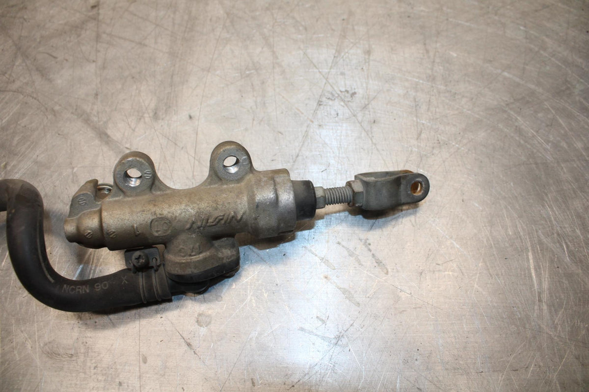 91-92 SUZUKI GSXR750 M  REAR BACK BRAKE MASTER CYLINDER W RESERVOIR BB493