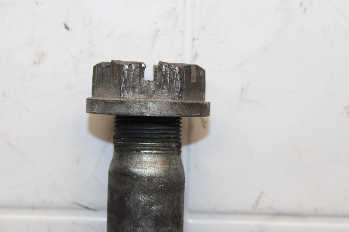 1999 Suzuki GSXR600 REAR AXLE BACK WHEEL RIM PIVOT BOLT AXEL BB580