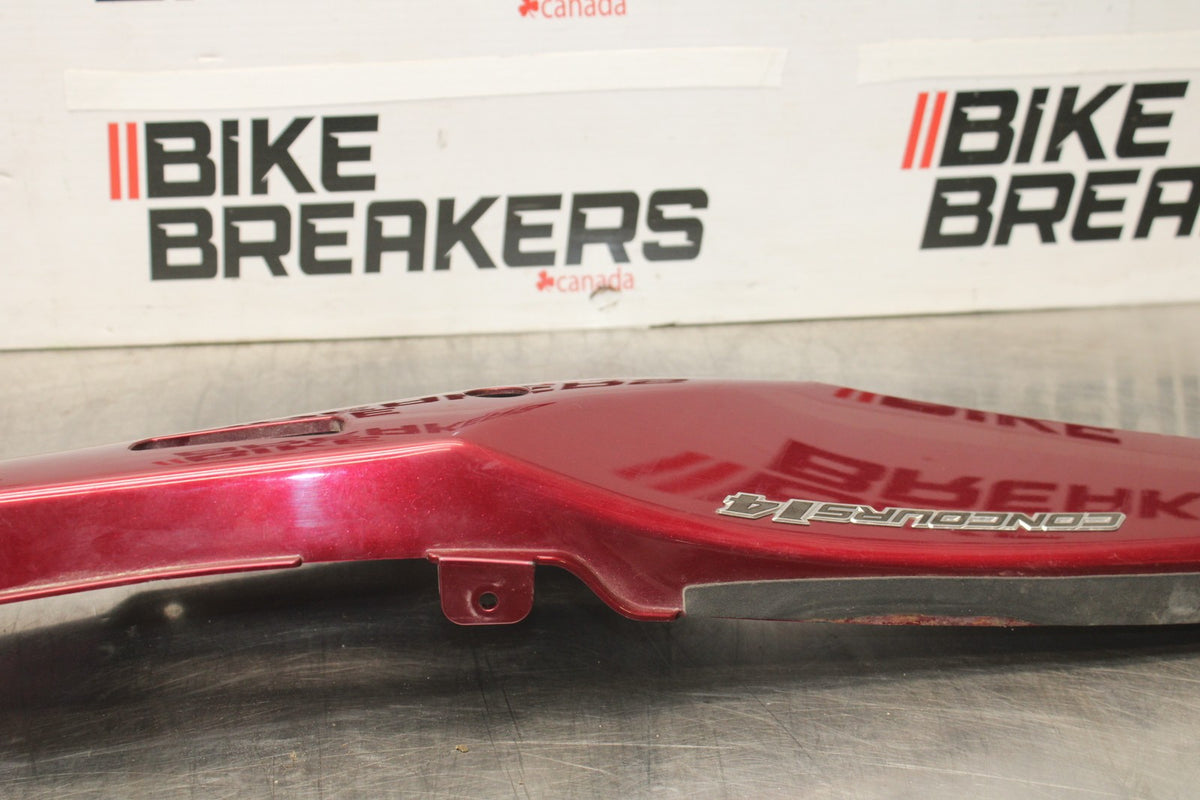 09 KAWASAKI CONCOURS 14 ZG1400B LEFT REAR BACK TAIL FAIRING COWL SHROUD BB875