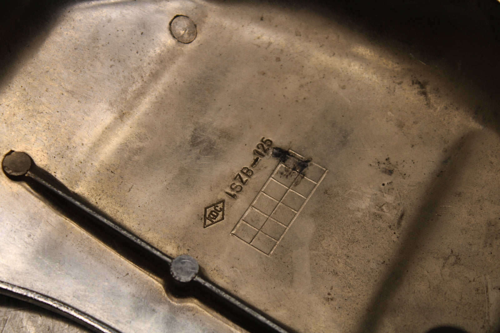 00 SUZUKI INTRUDER 1500 VL1500 ENGINE COVER BB761
