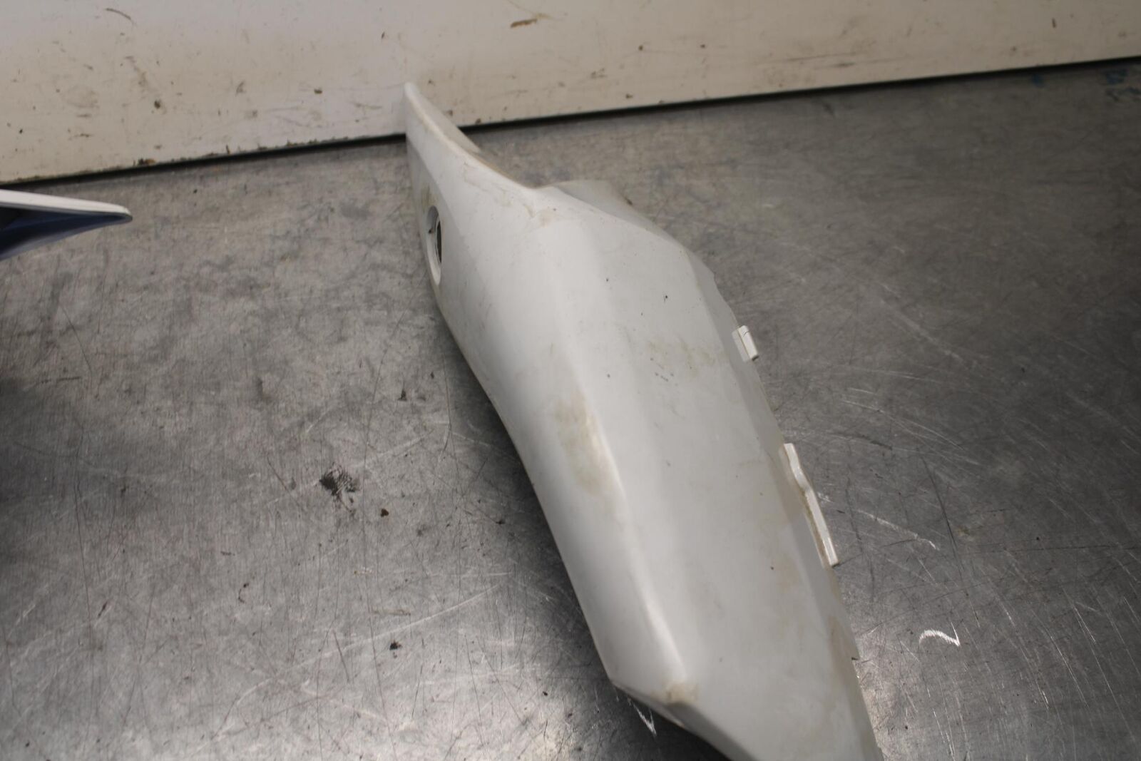 2008 Suzuki GSXR600 REAR BACK TAIL FAIRING COWL SHROUD SET PAIR BB101