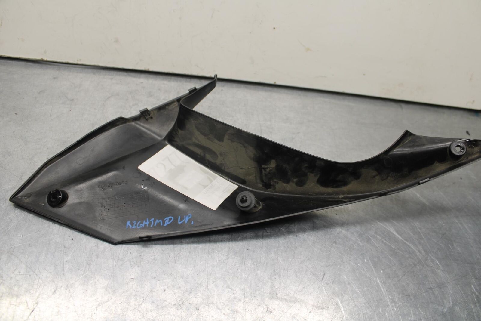 17-20 KAWASAKI NINJA 650 EX650 ABS RIGHT MID UPPER SIDE FAIRING COWL  BB88