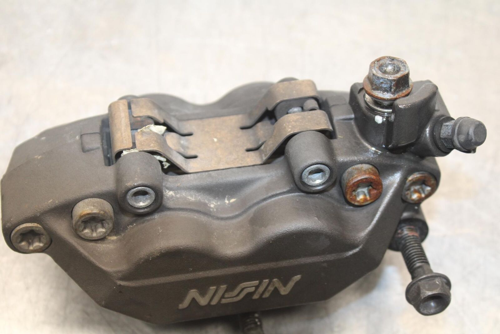 2004 Honda CBR600F4i RIGHT LEFT FRONT BRAKE CALIPER SET PAIR CALIPERS BB606
