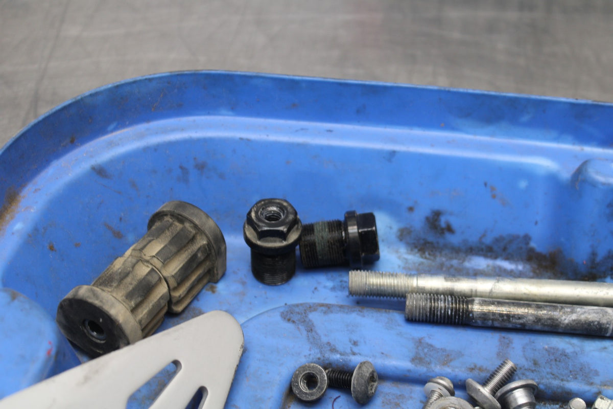 24 KAWASAKI NINJA ZX6R ZX636 ABS 40TH ANNIVERSARY MOUNTING BOLTS SCREWS BB911