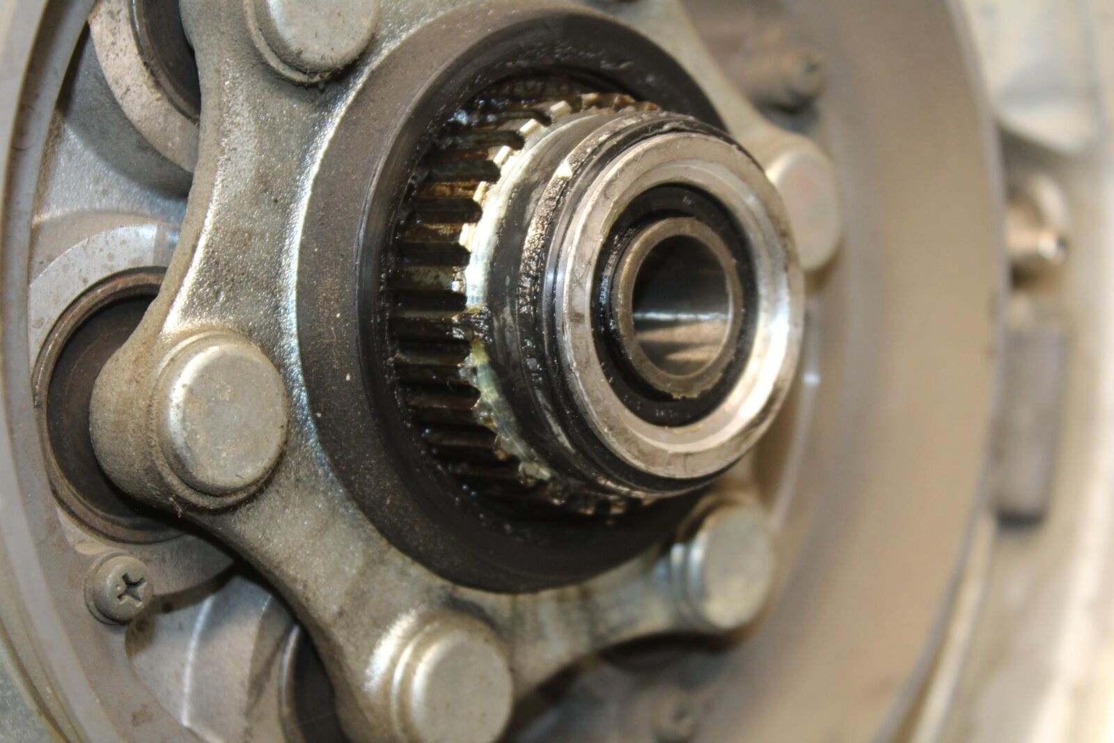 2003 Yamaha Vmax 1200 VMX1200 REAR ROTOR BACK BRAKE DISC AND WHEEL BB563