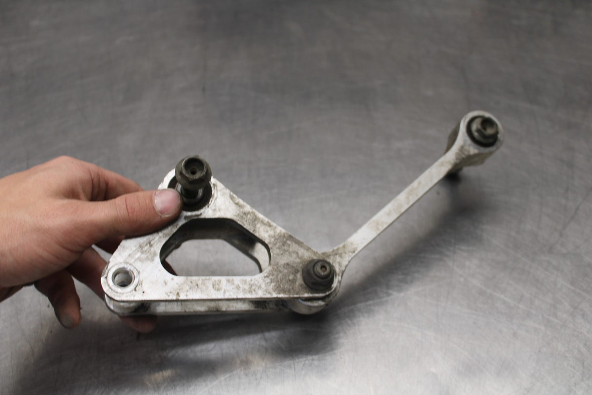 03 YAMAHA YZF R1 REAR DOGBONE SHOCK LINKAGE LINK BB895