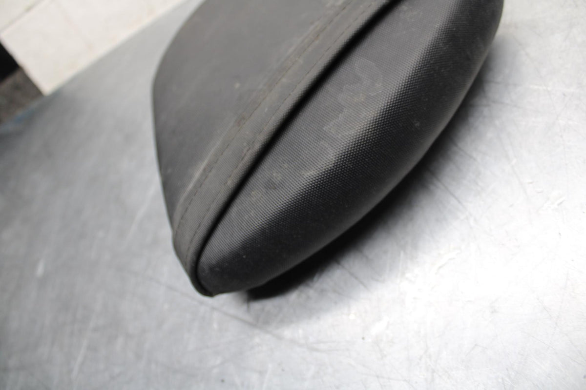 11-22 SUZUKI GSXR 600  REAR BACK PASSENGER TANDEM SEAT PAD SADDLE PILLION BB485