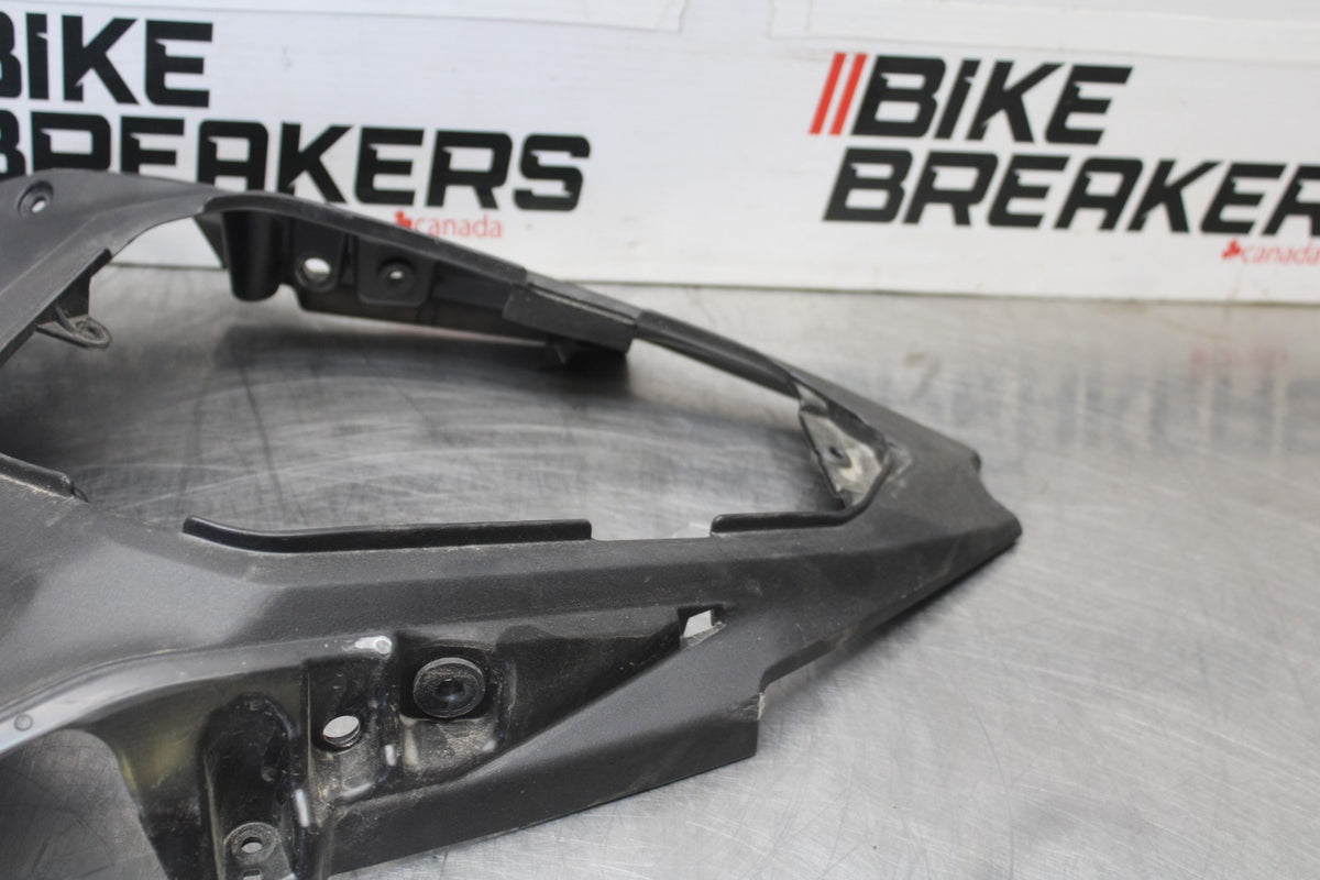24-25 KAWASAKI NINJA 500 ABS CENTER REAR BACK TAIL FAIRING COWL BB899