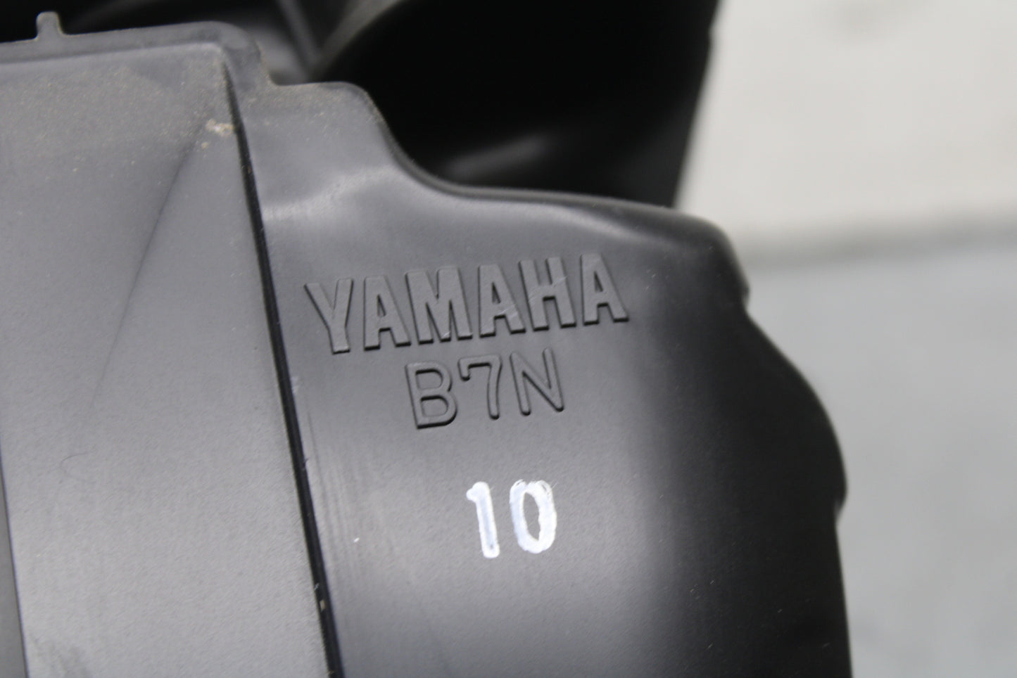 22-24 YAMAHA XSR900 AIRBOX AIR INTAKE FILTER BOX BB683