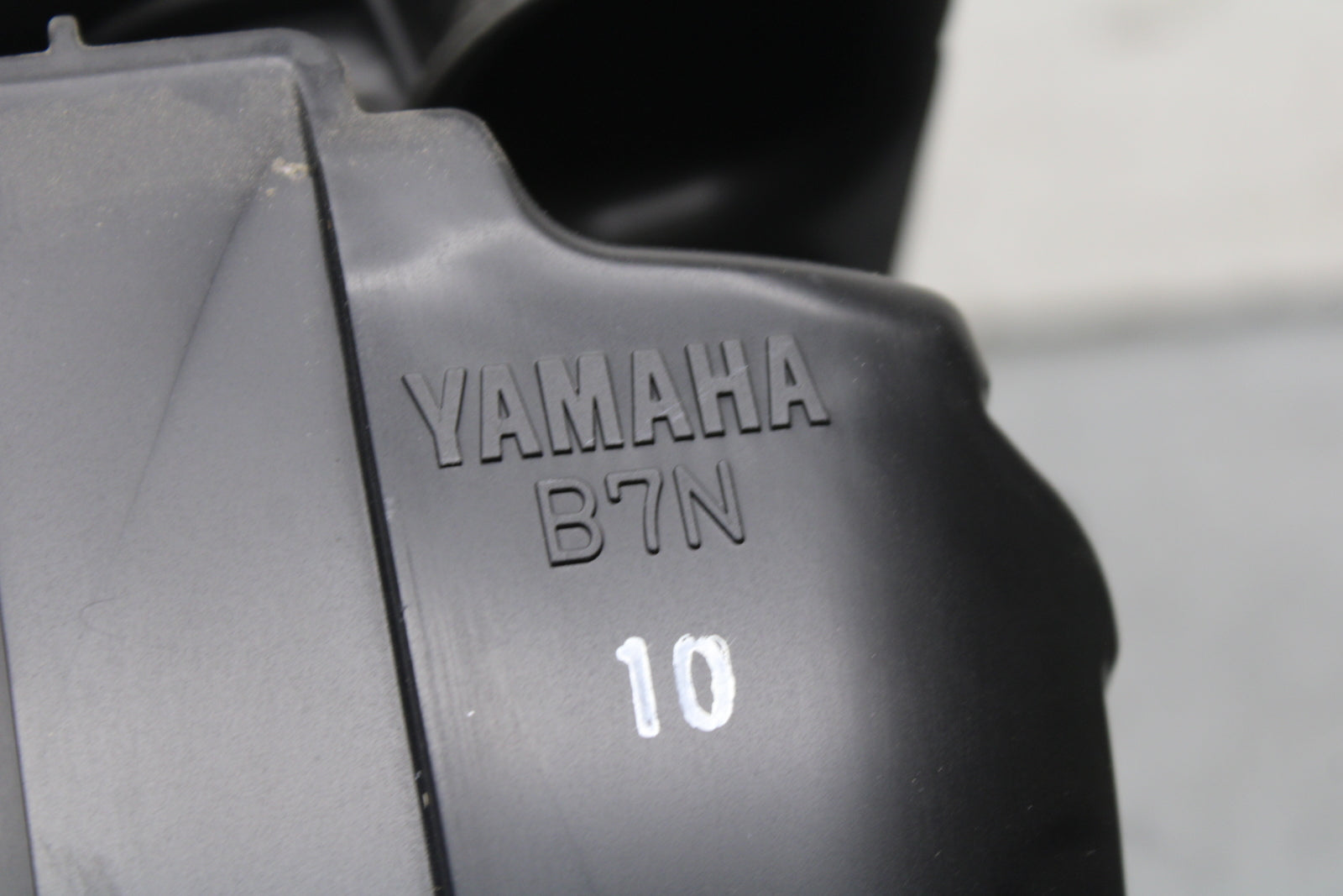 22-24 YAMAHA XSR900 AIRBOX AIR INTAKE FILTER BOX BB683