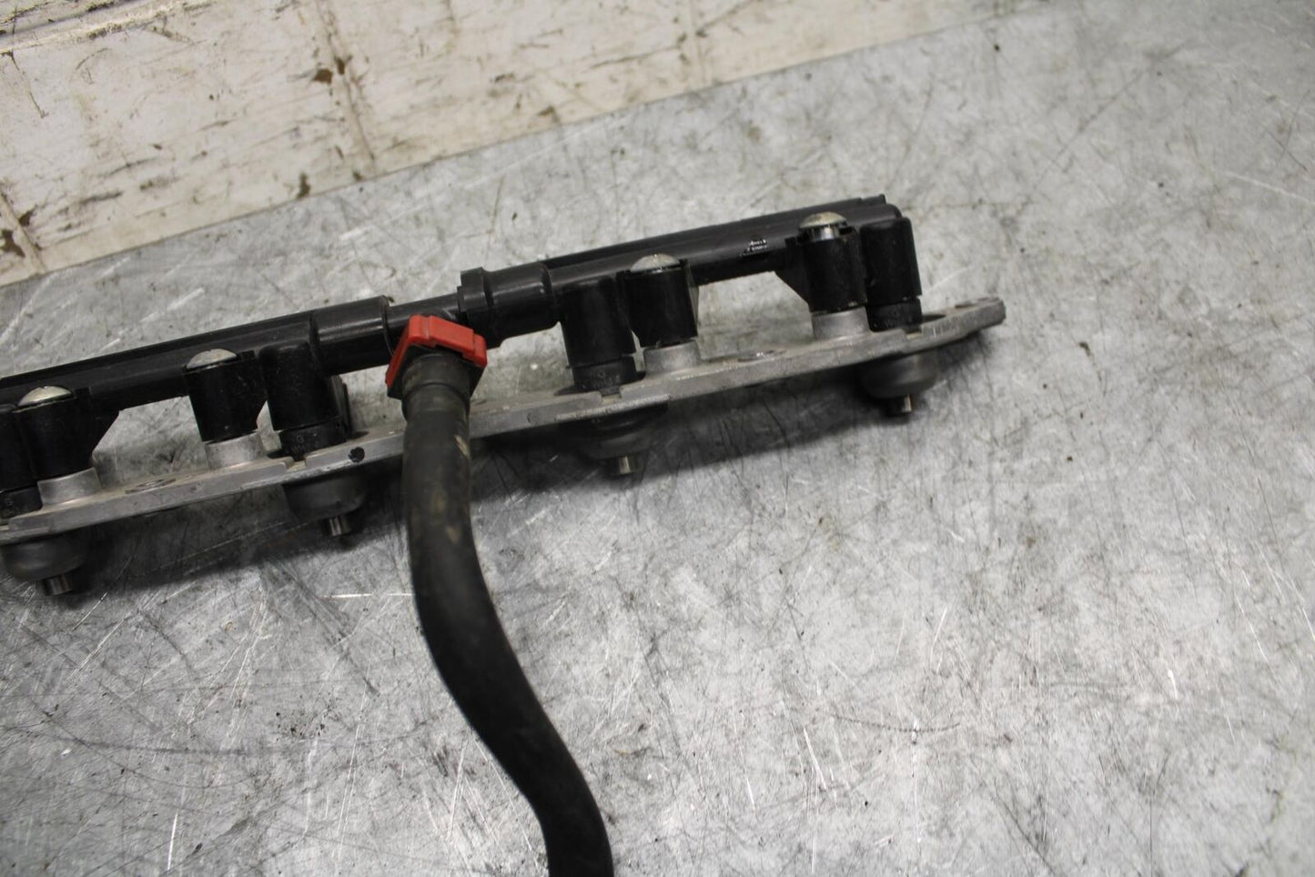 2009 Kawasaki Ninja ZX6R ZX600R SECONDARY FUEL INJECTORS TOP  GAS RAIL BB538