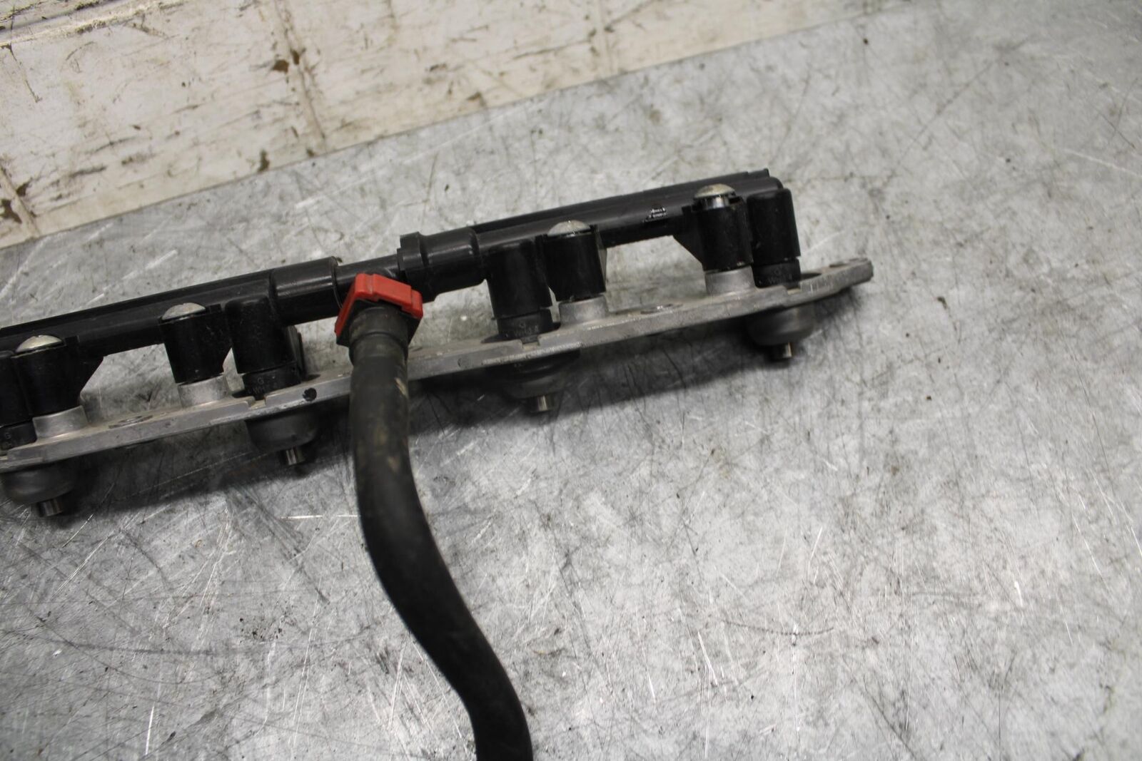 2009 Kawasaki Ninja ZX6R ZX600R SECONDARY FUEL INJECTORS TOP  GAS RAIL BB538