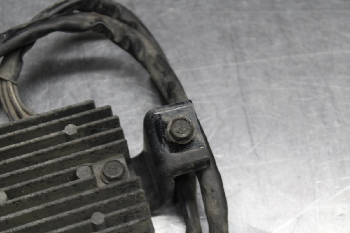 04 KAWASAKI VULCAN 1500 RECTIFIER VOLTAGE REGULATOR SET PAIR BB762