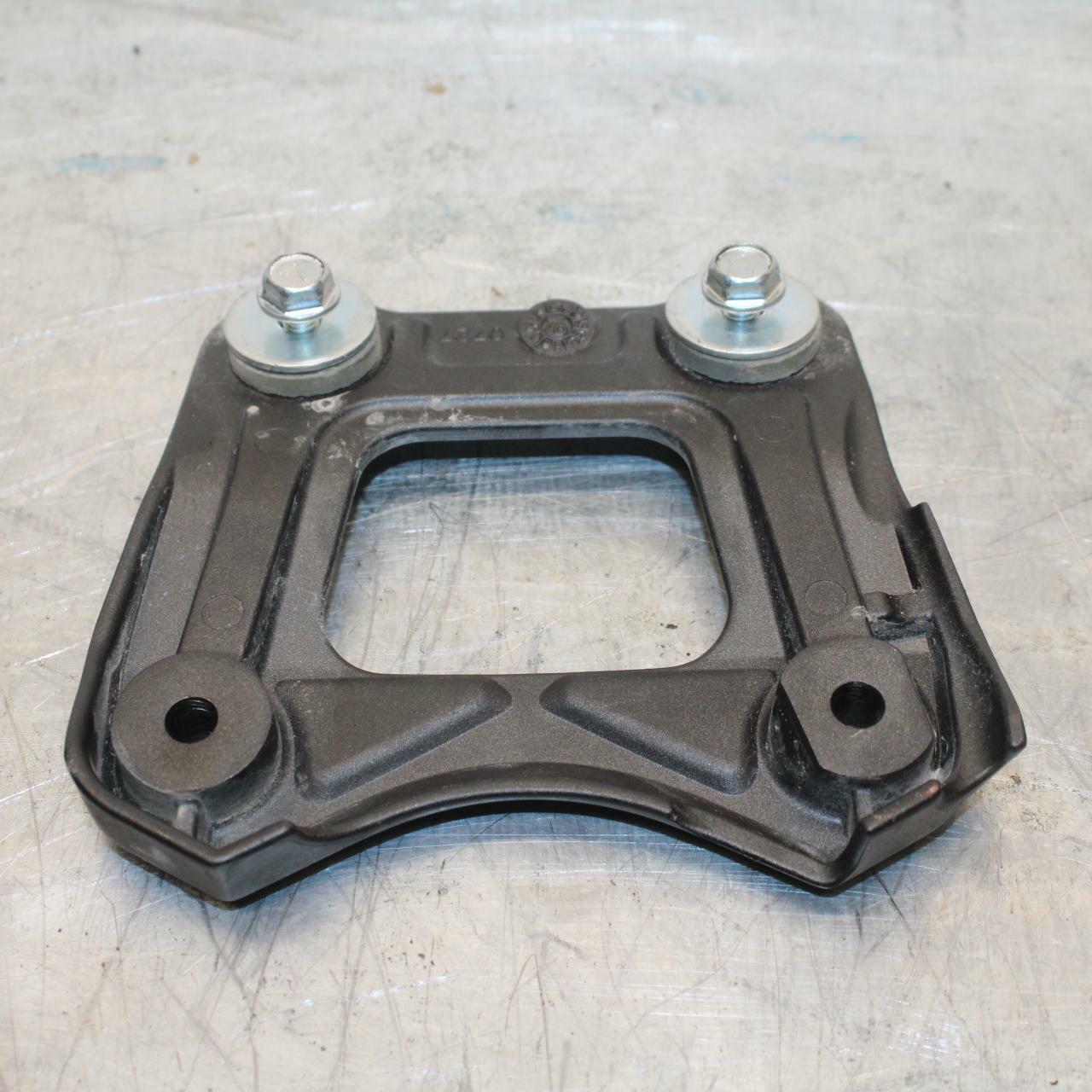 19-20 KAWASAKI NINJA ZX6R FRONT GAS TANK BRACKET MOUNT BB407