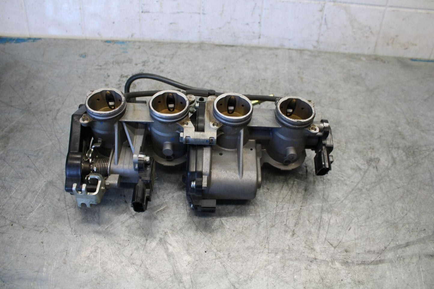 08-16 YAMAHA YZF R6 MAIN FUEL INJECTORS / THROTTLE BODIES BB431