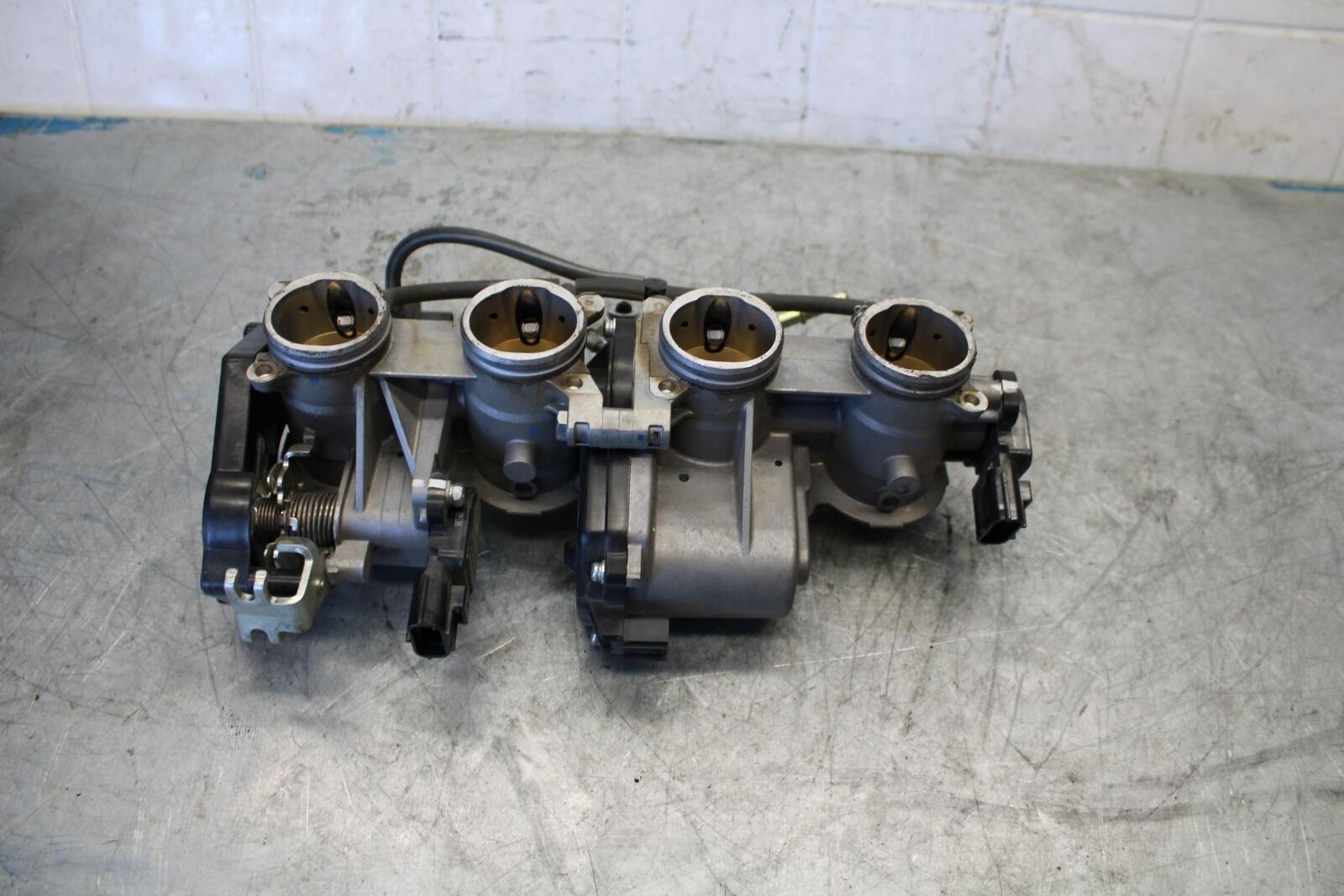 08-16 YAMAHA YZF R6 MAIN FUEL INJECTORS / THROTTLE BODIES BB431