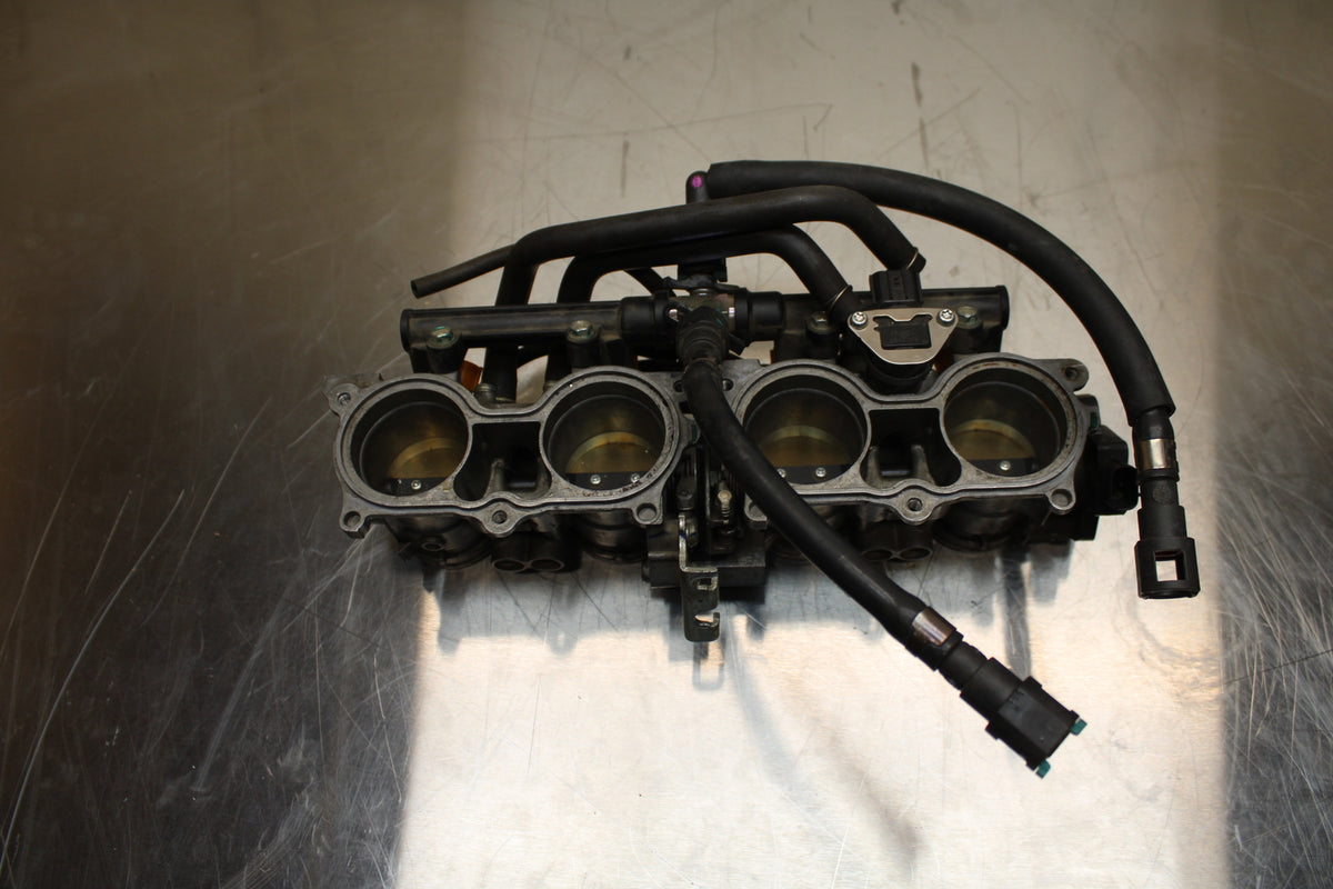 07-12 HONDA CBR600RR MAIN FUEL INJECTORS / THROTTLE BODIES 16400-MFJ-L01 BB135