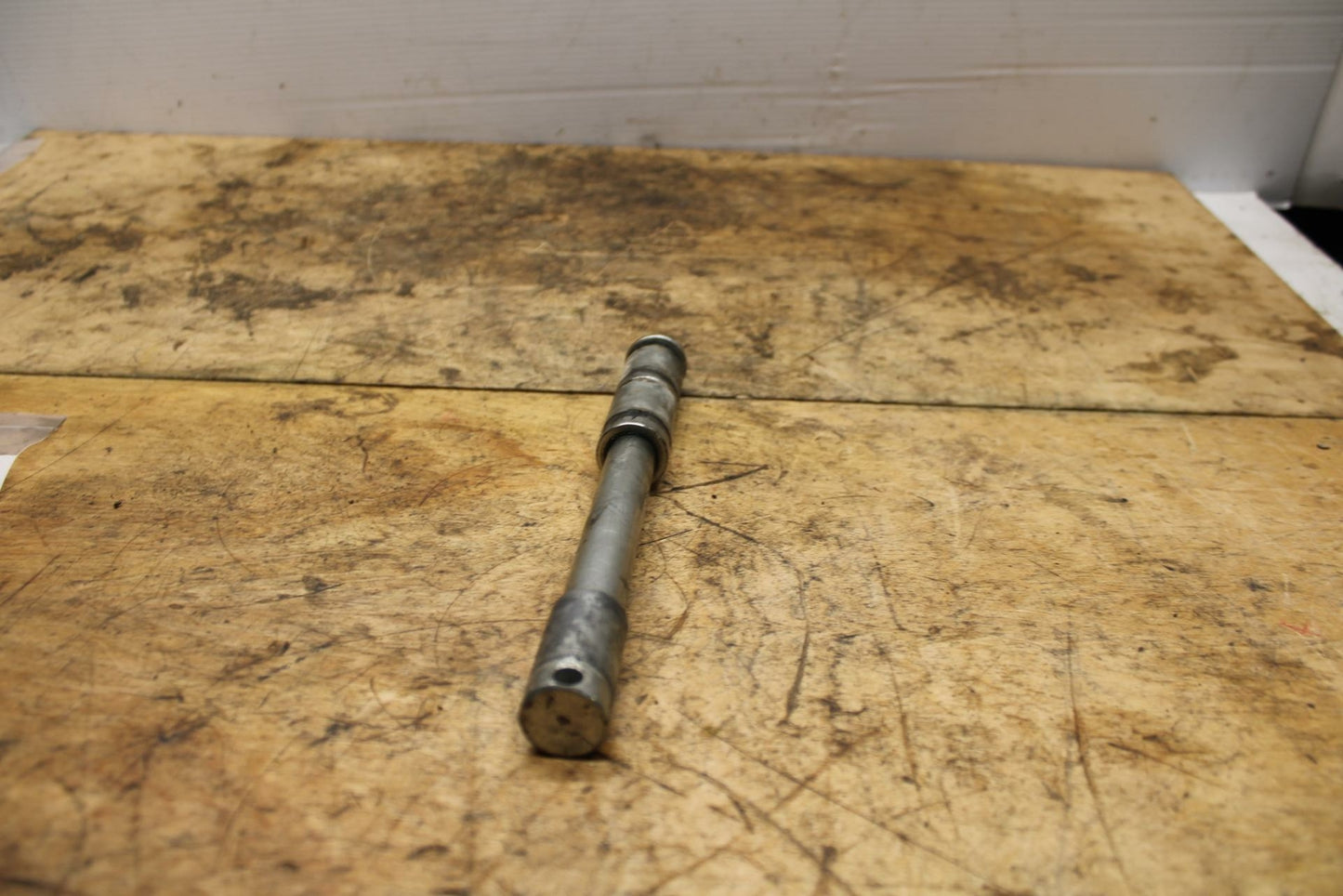 05-08 KAWASAKI VULCAN 1500 VN1500N CLASSIC FRONT WHEEL RIM AXLE PIVOT BOLT BB343