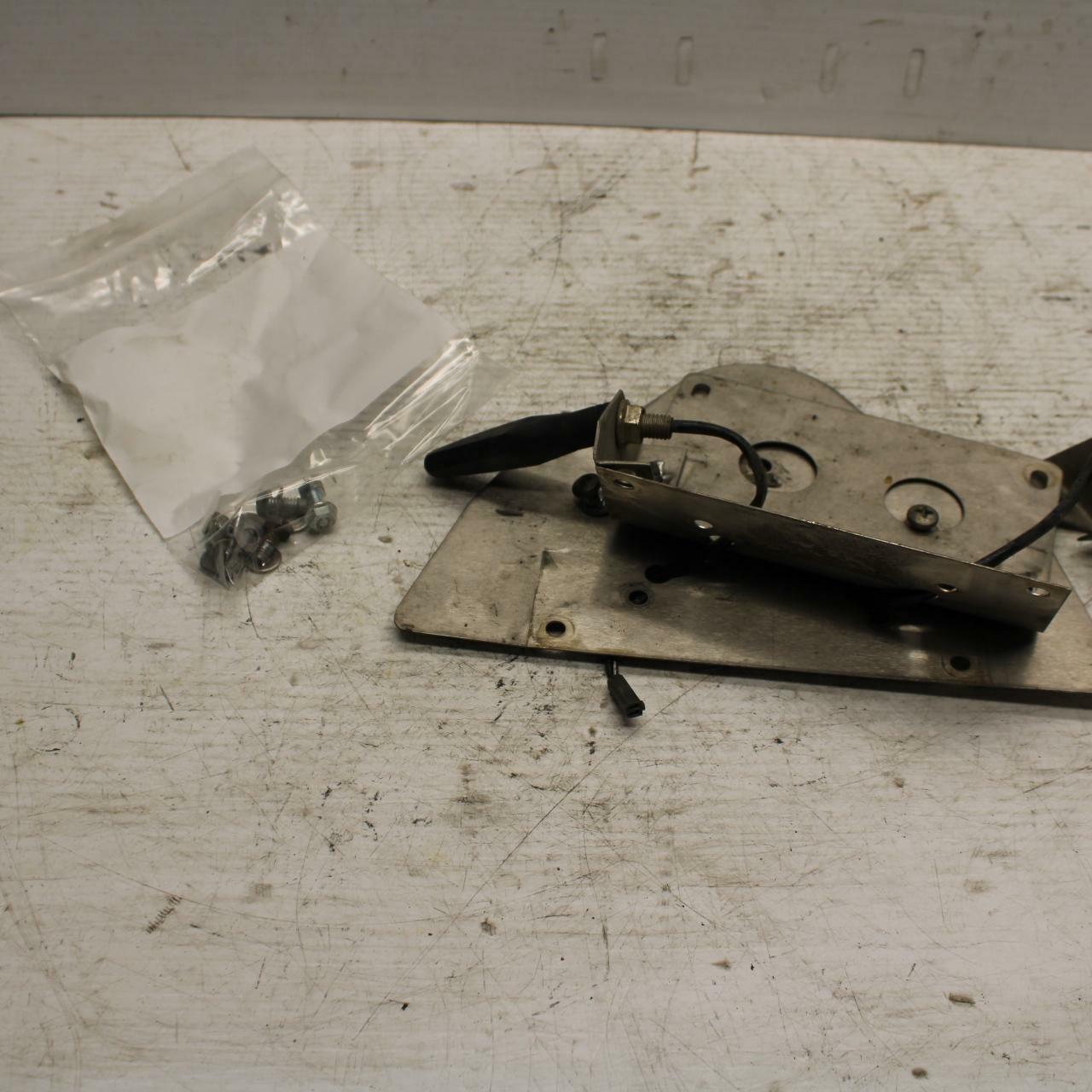 99-02 SUZUKI SV650S REAR BACK TAIL LIGHT MOUNT BRACKET BB299