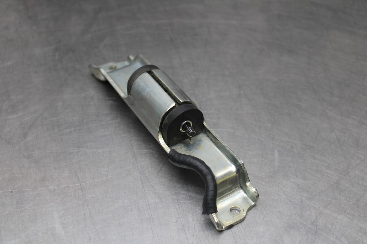 22 KAWASAKI NINJA 1000SX GAS TANK FUEL CELL PETROL RESERVOIR BRACKET MOUNT BB780