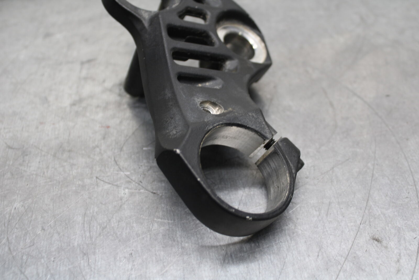 19-24 YAMAHA R3 FORKS UPPER TRIPLE TREE CLAMP BB736
