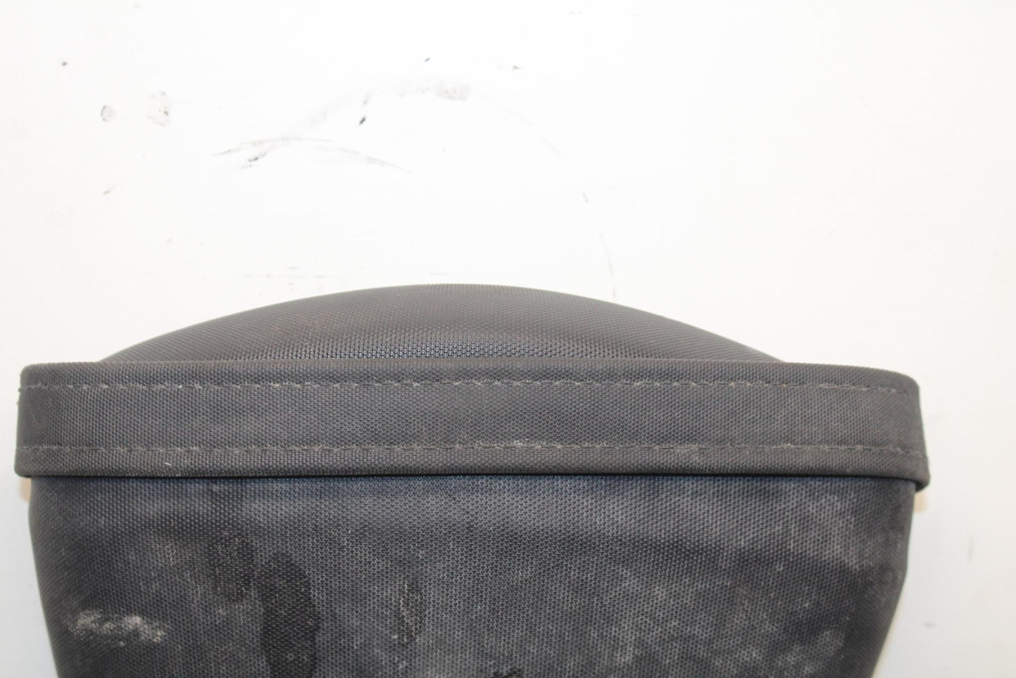 2011 Suzuki GSXR600 REAR BACK PASSENGER TANDEM SEAT PAD SADDLE PILLION BB605