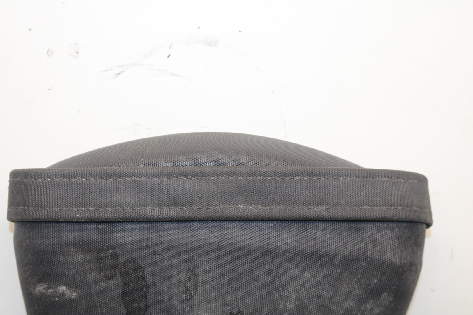 2011 Suzuki GSXR600 REAR BACK PASSENGER TANDEM SEAT PAD SADDLE PILLION BB605
