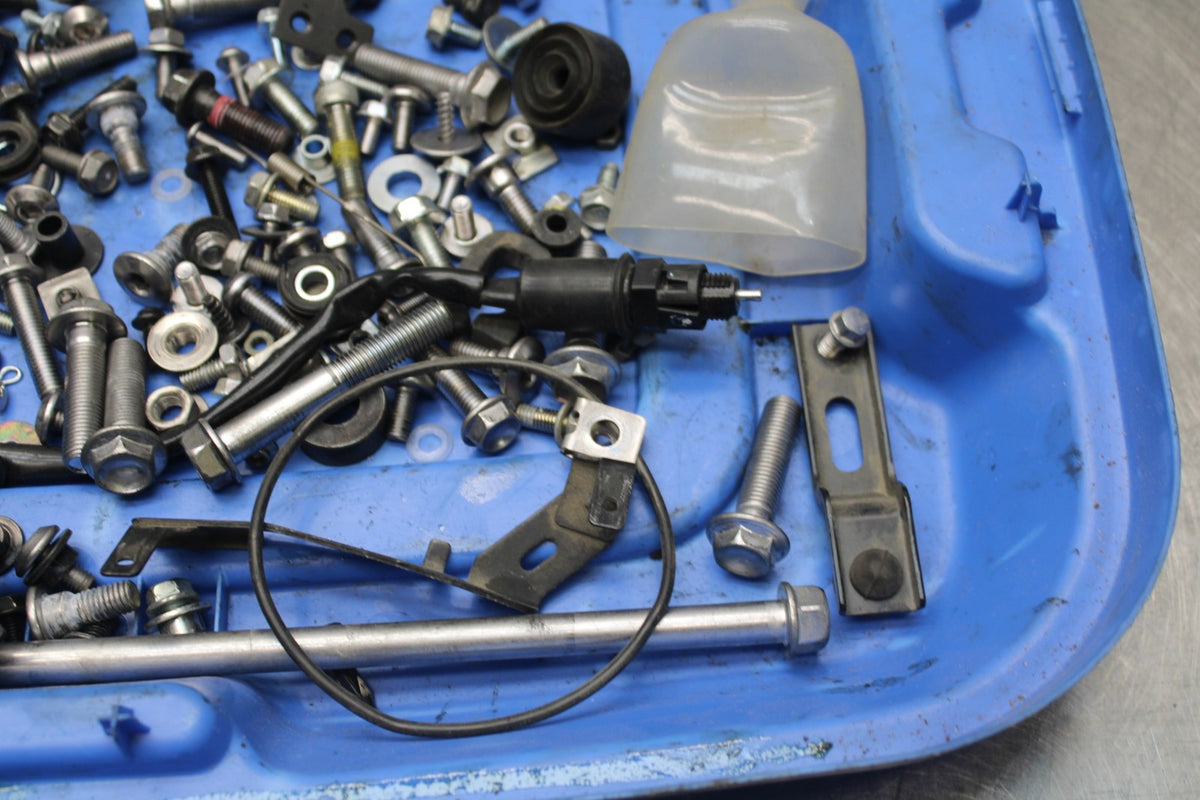 18-26 KAWASAKI Z400 ENGINE MOUNTING BOLTS HARDWARE MOTOR SCREWS BB852