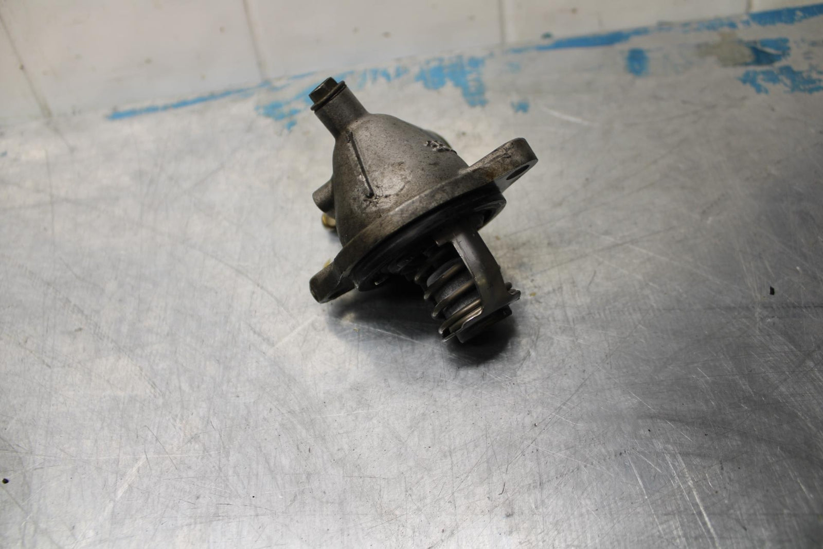 04-05 SUZUKI GSXR600 THERMOSTAT W HOUSING ASSEMBLY 17661-35F00 17670-65G00 BB329