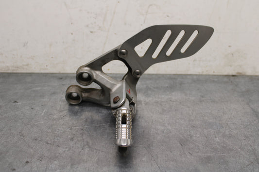 06-07 SUZUKI GSXR750 LEFT REARSET REAR SET DRIVER FOOT PEG REST STOP BB132