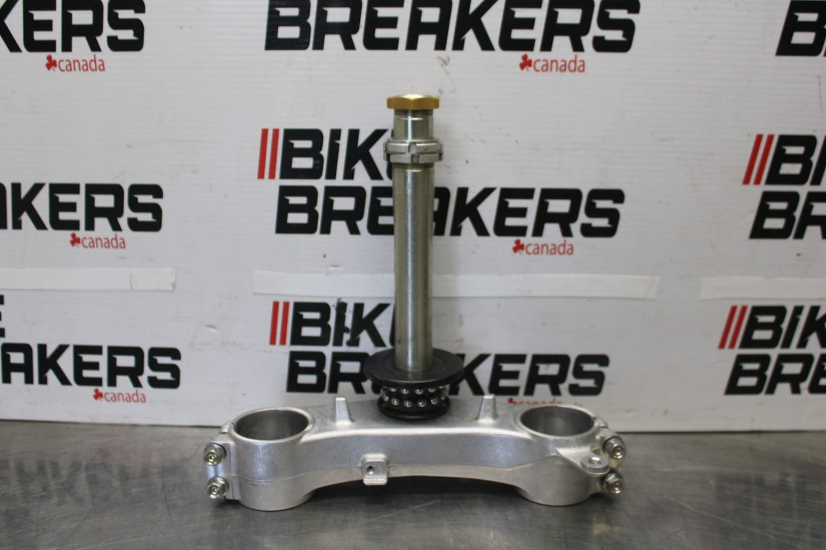 15-26 SUZUKI GSXR600 FRONT FORKS CLAMP LOWER TRIPLE TREE STEM BB888