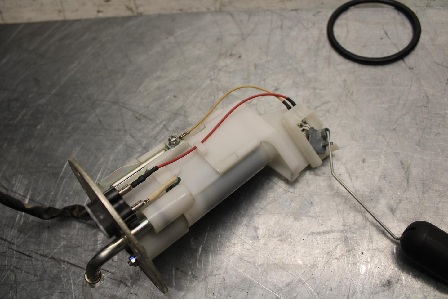 17 KAWASAKI VERSYS_X 300 FUEL PUMP GAS PETROL SENDER UNIT BB504