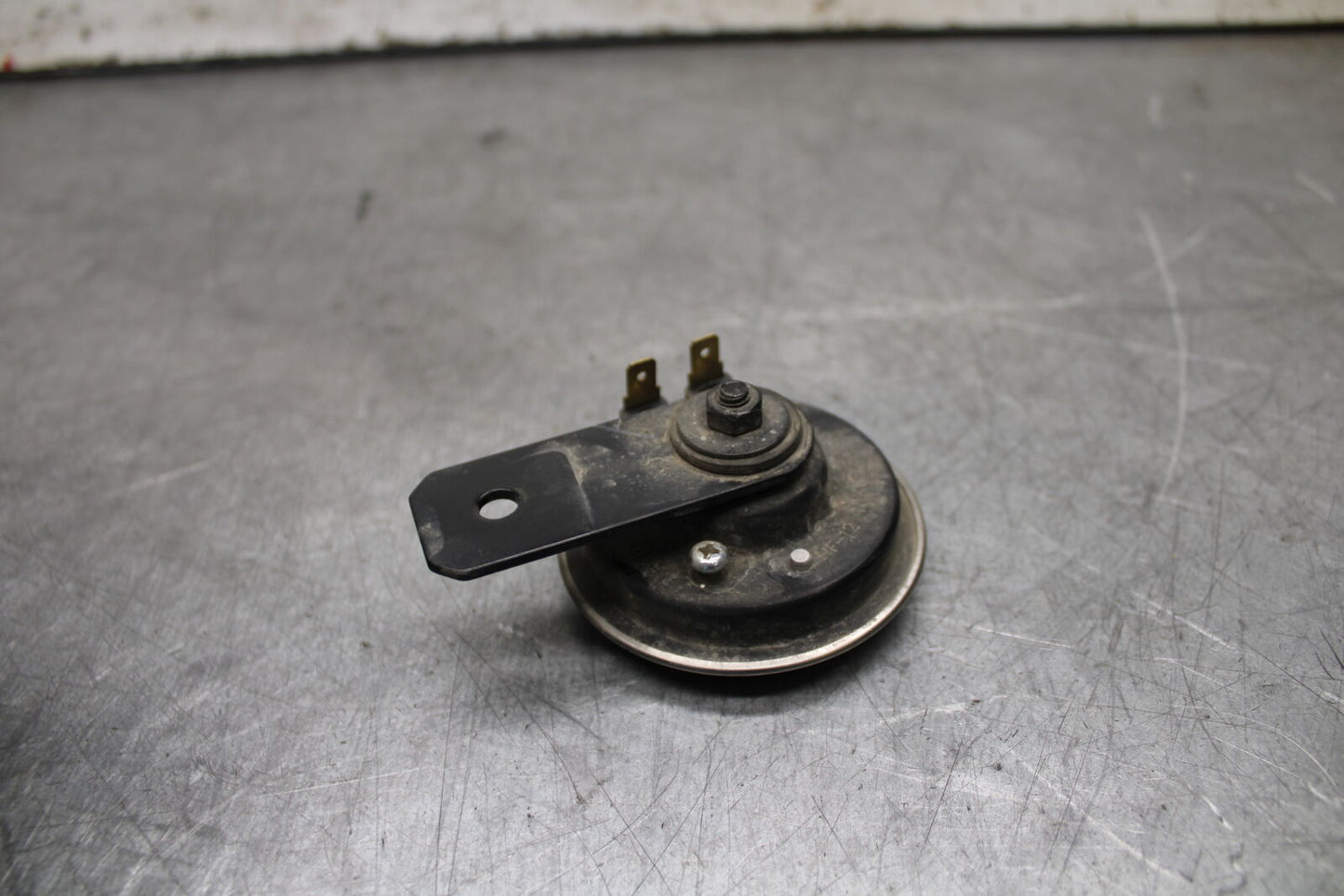 19-22 KAWASAKI Z400 HORN SIGNAL BB708