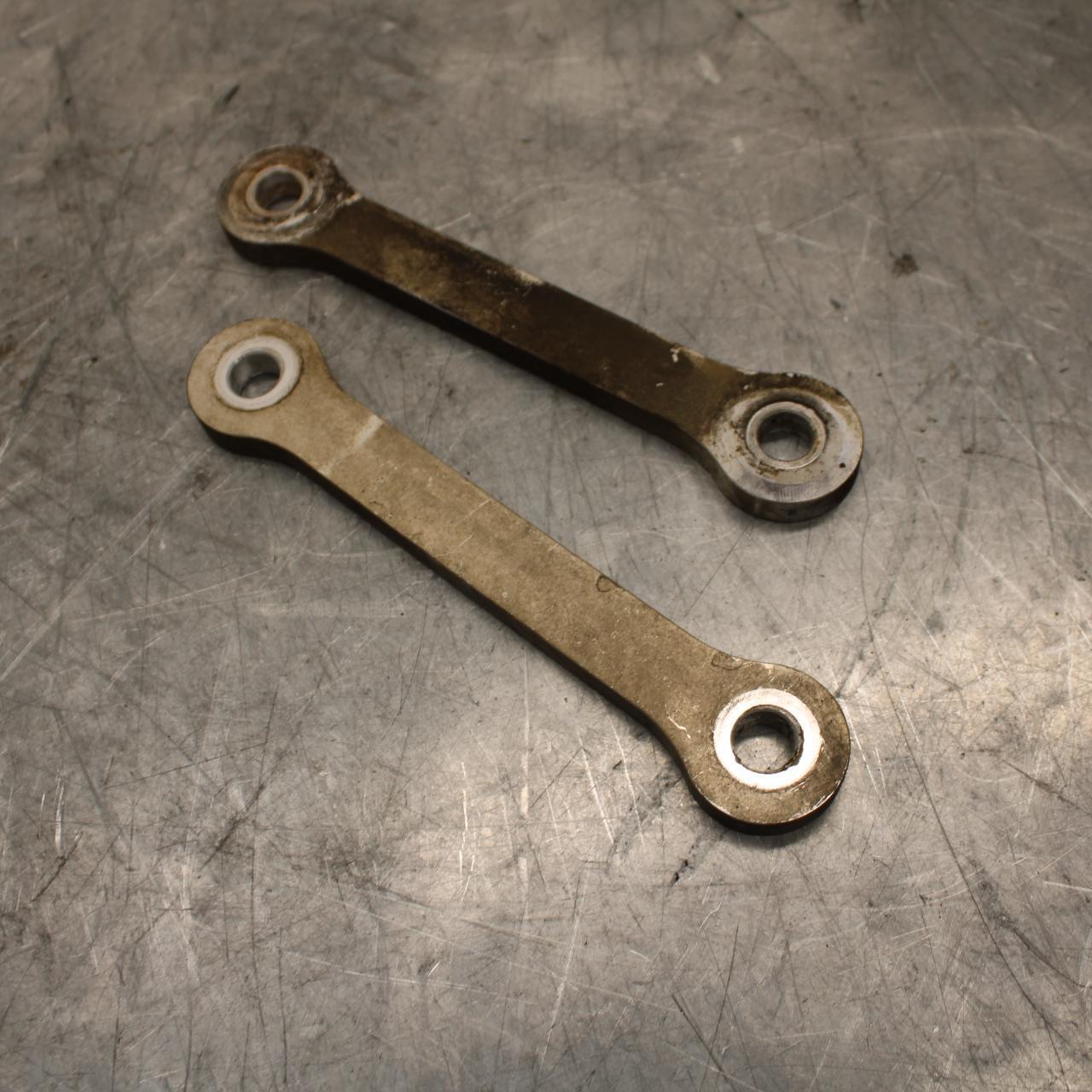 18 YAMAHA YZF R1  REAR DOGBONE SHOCK LINKAGE LINK BB473