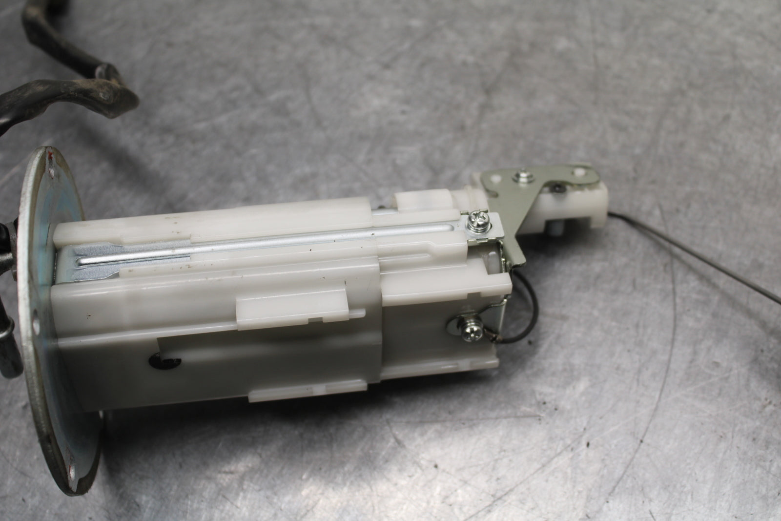 12-13 KAWASAKI Z1000 FUEL PUMP GAS PETROL SENDER UNIT BB743