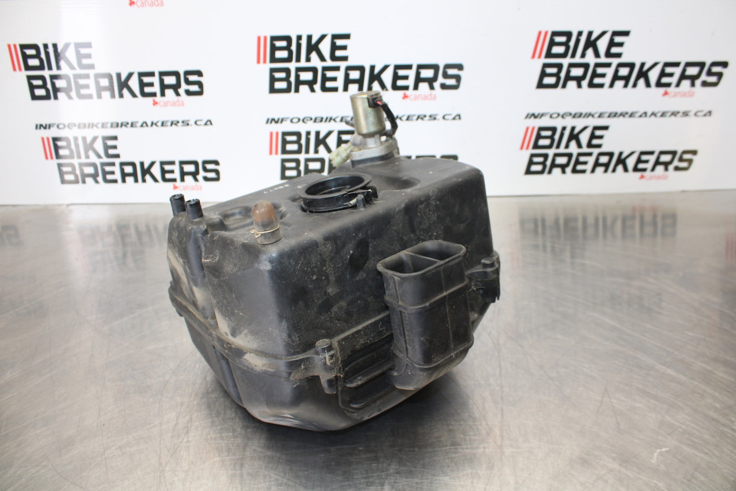 03 SUZUKI SV650S AIRBOX AIR INTAKE FILTER BOX BB167