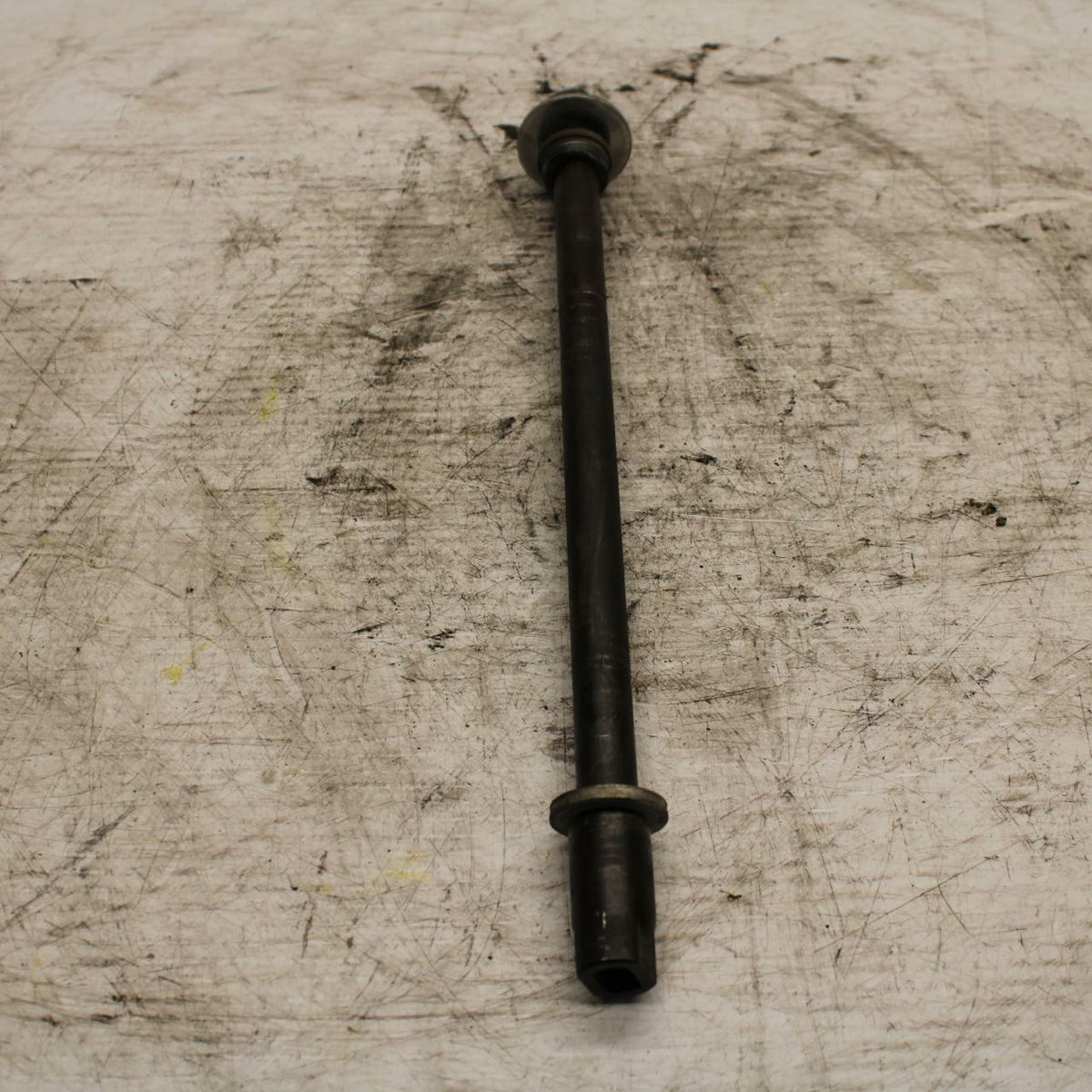 02-03 YAMAHA V STAR 1100 REAR AXLE BACK WHEEL RIM PIVOT BOLT AXEL BB308