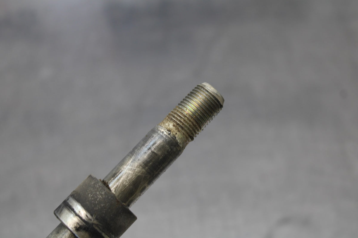 08 YAMAHA V STAR 1100 XVS1100AW CLASSIC FRONT WHEEL RIM AXLE PIVOT BOLT BB916