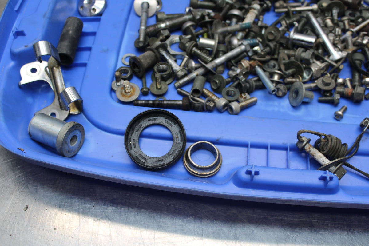 05-09 SUZUKI BOULEVARD C90 MOUNTING BOLTS HARDWARE MOTOR SCREWS BB791