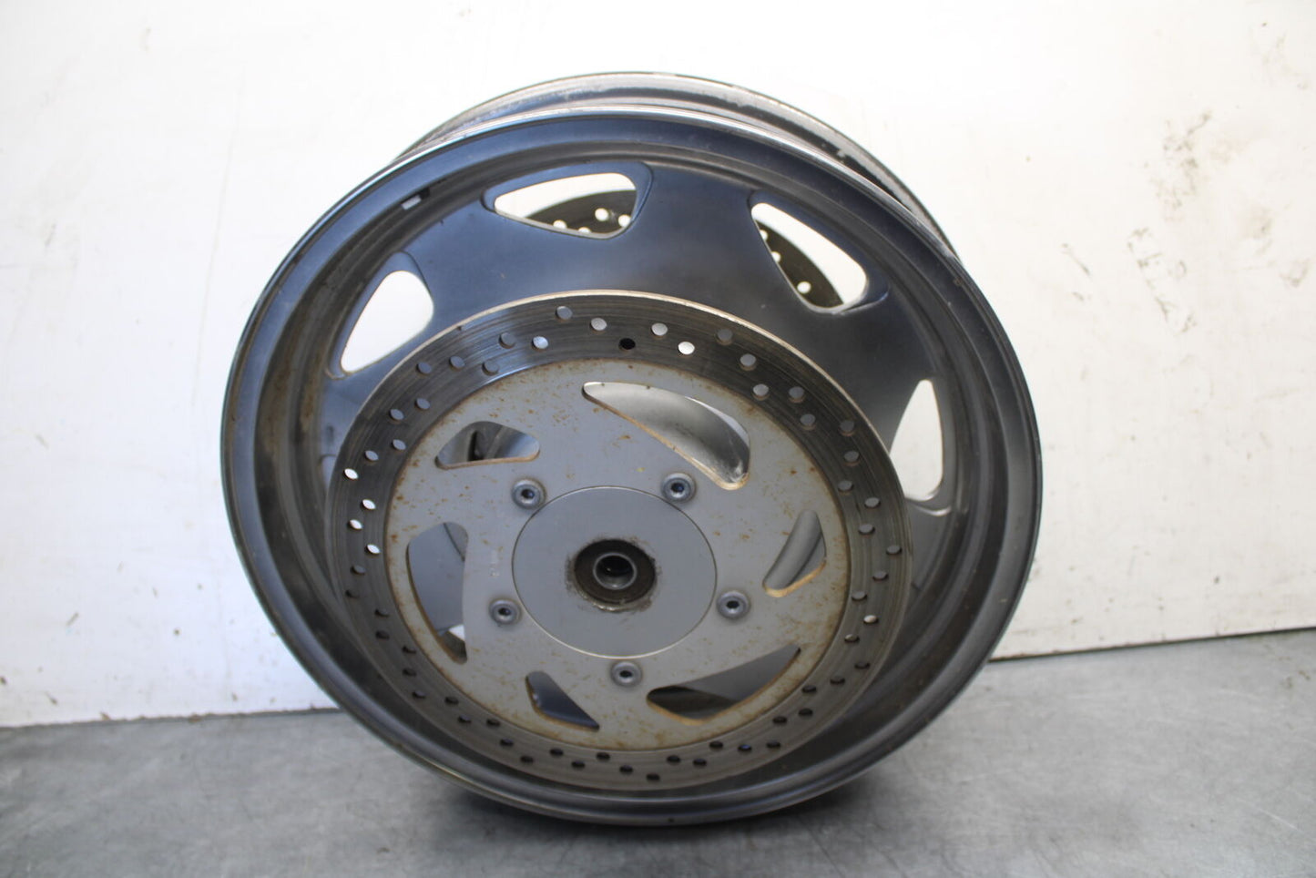 05-09 SUZUKI BOULEVARD C90 FRONT WHEEL FRONT RIM BB692