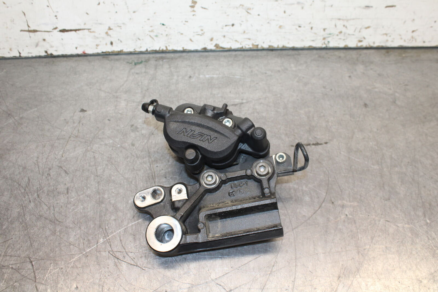 18-23 KAWASAKI NINJA 400 EX400 ABS REAR BACK BRAKE CALIPER W MOUNT BRACKET BB747