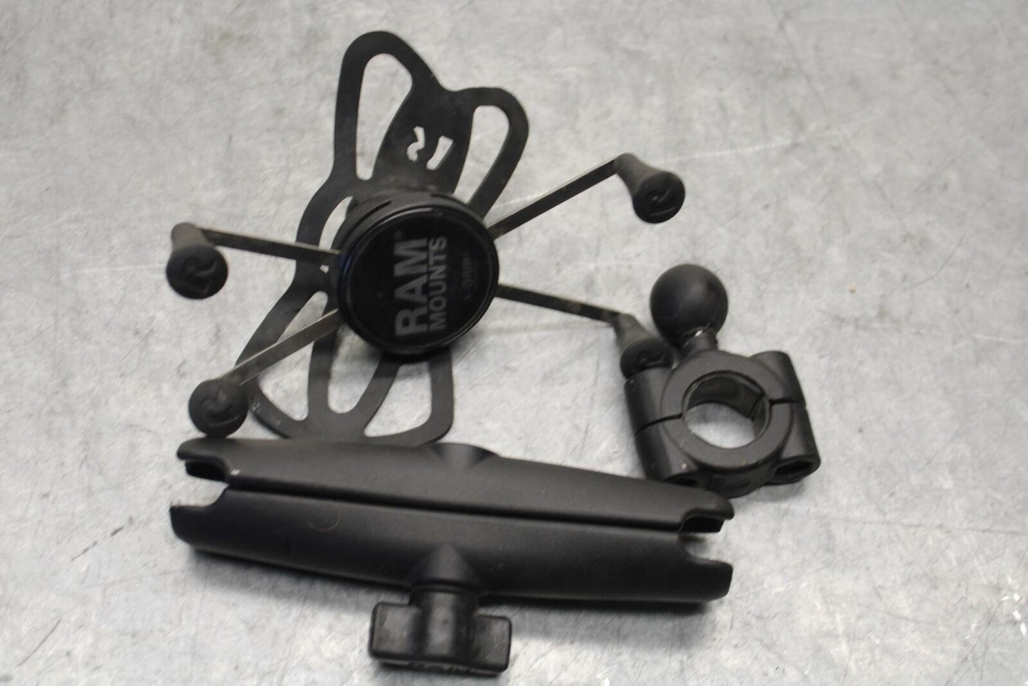 2015 Yamaha FZ09 RAM PHONE MOUNT BB54
