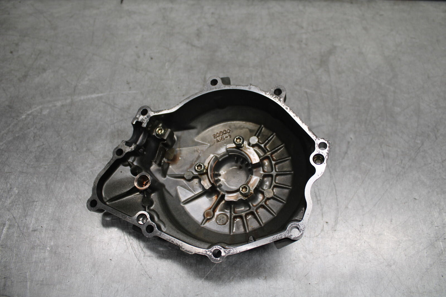 06 YAMAHA YZF R6 STATOR MAGNETO ALTERNATOR GENERATOR COVER BB716